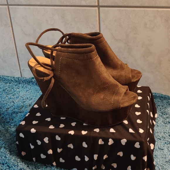 Olive Wedges - Picture 1 of 2